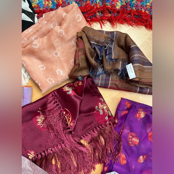 1️⃣2️⃣Lot of 12 Random Scarves-Varying Colors/Sizes/Brands/ Materials/Conditions - Picture 7 of 17